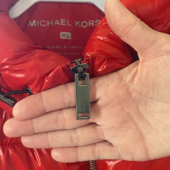 Michael Kors sustainable insulated red puffer jacket - Picture 2 of 11